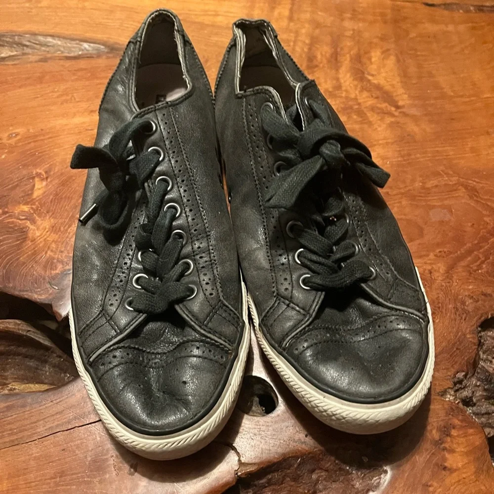 Converse Leather Low Top Sneakers Unisex Size 11 Men’s / 13 Women’s - Picture 1 of 8